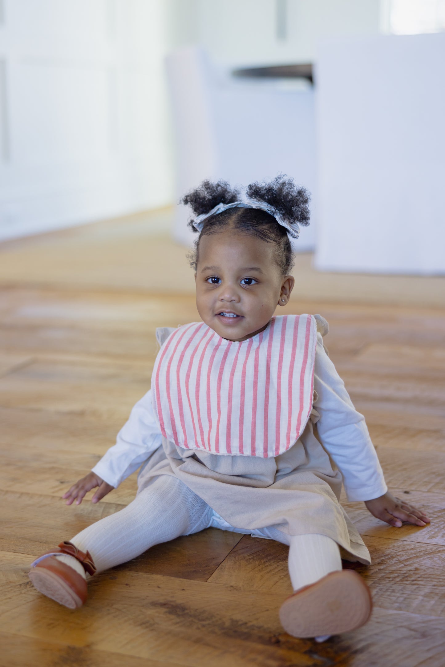 MUSLIN TRADITIONAL BIB: RED STRIPE