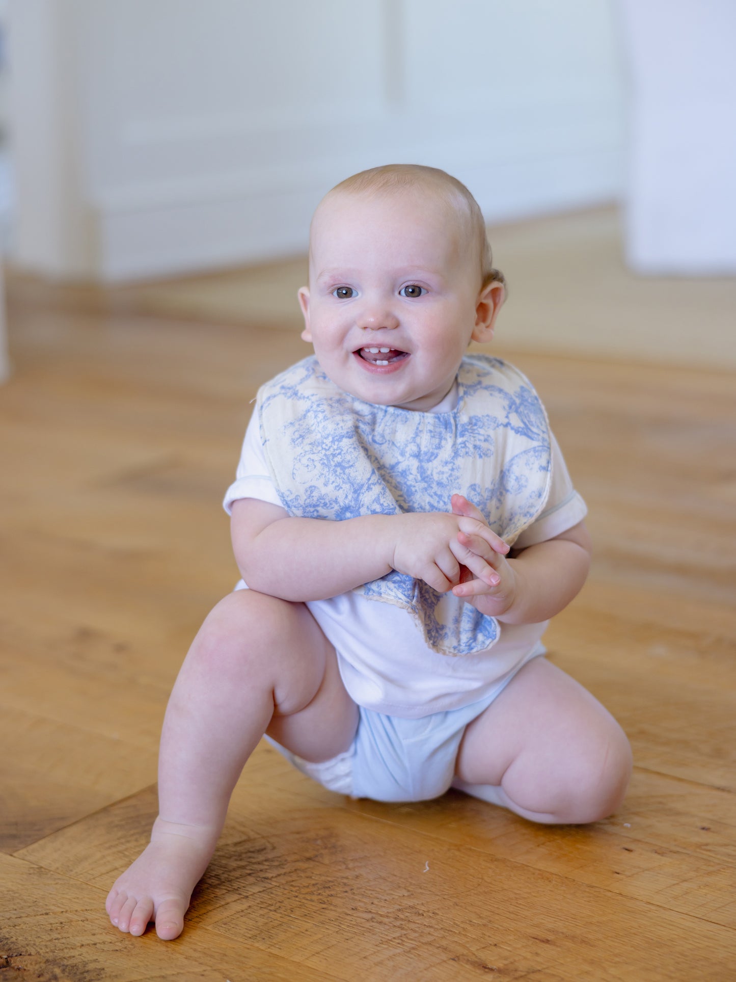 MUSLIN TRADITIONAL BIB: BLUE TOILE